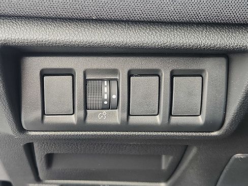 Used 2025 Subaru Outback AWD/4WD image 22