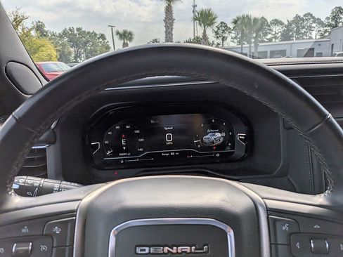 Used 2024 GMC Yukon Denali AWD/4WD image 32