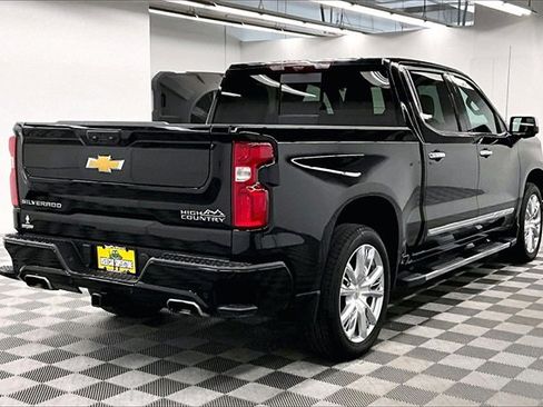 Used 2024 Chevrolet Silverado 1500 High Country w/ High Country Premium Package image 12