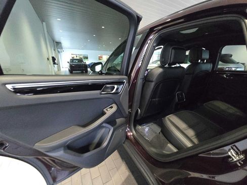Used 2025 Porsche Macan Turbo AWD/4WD image 17