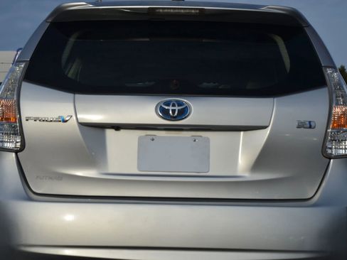 Used 2013 Toyota Prius V Three image 41