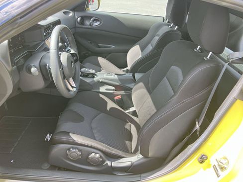 Used 2023 Nissan Z w/ Floor Mat Package RWD image 12