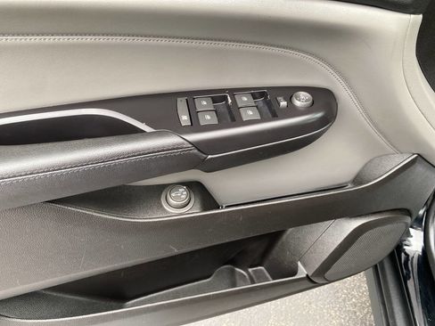 Used 2011 Cadillac SRX Luxury AWD/4WD image 21