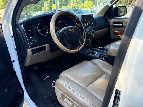 Used 2021 Toyota Sequoia Platinum AWD/4WD image 16