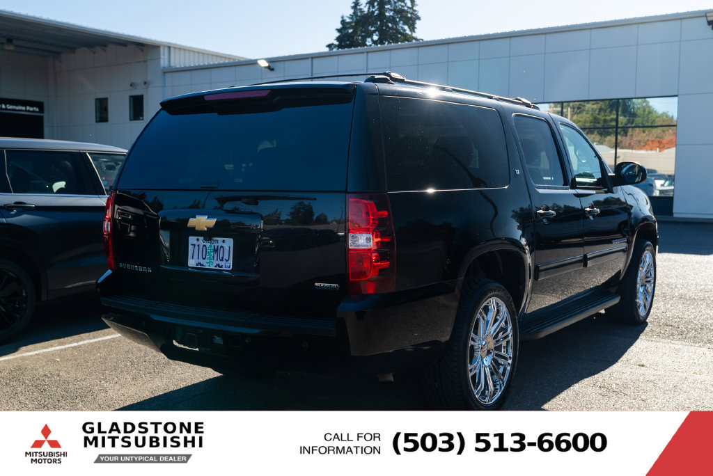 Used 2012 Chevrolet Suburban LT w/ Luxury Package AWD/4WD image 7