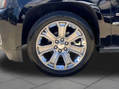 Used 2016 GMC Yukon XL Denali w/ Open Road Package AWD/4WD image 11