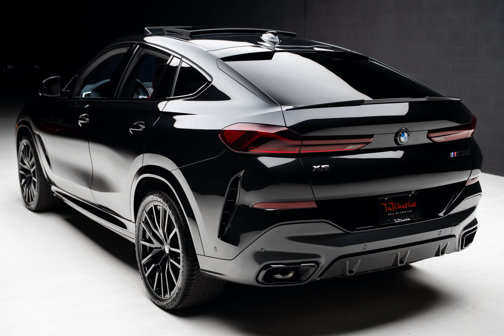 Used 2022 BMW X6 M50i w/ Premium Package AWD/4WD image 23