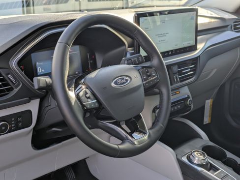 New 2026 Ford Escape SE FWD image 23