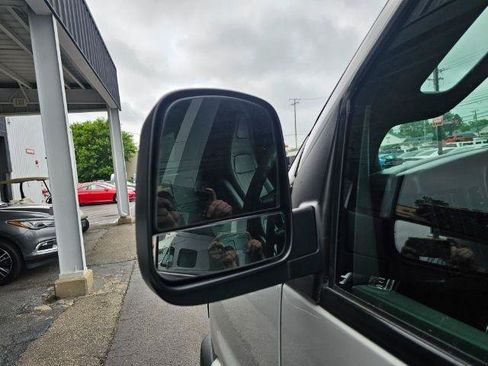 Used 2018 Chevrolet Express 2500 w/ Driver Convenience Package RWD image 23