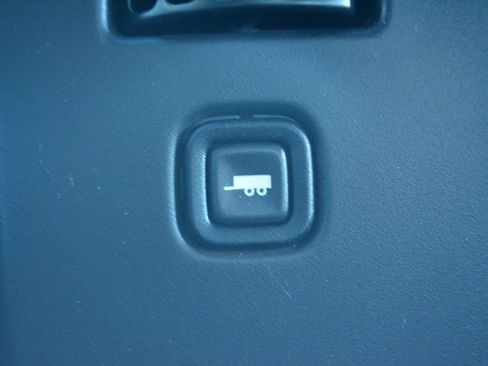 Used 2017 Chevrolet Express 3500 LS image 22