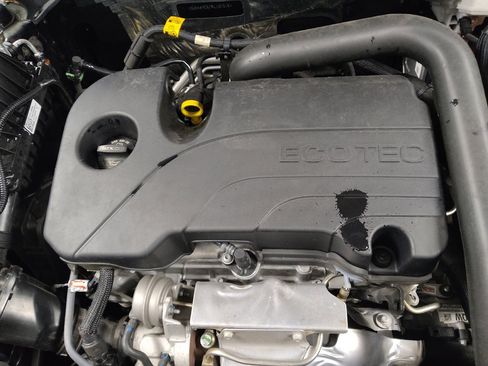 Used 2024 Chevrolet Equinox LS w/ Driver Confidence II Package FWD image 30
