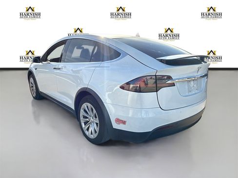 Used 2019 Tesla Model X 75D image 4