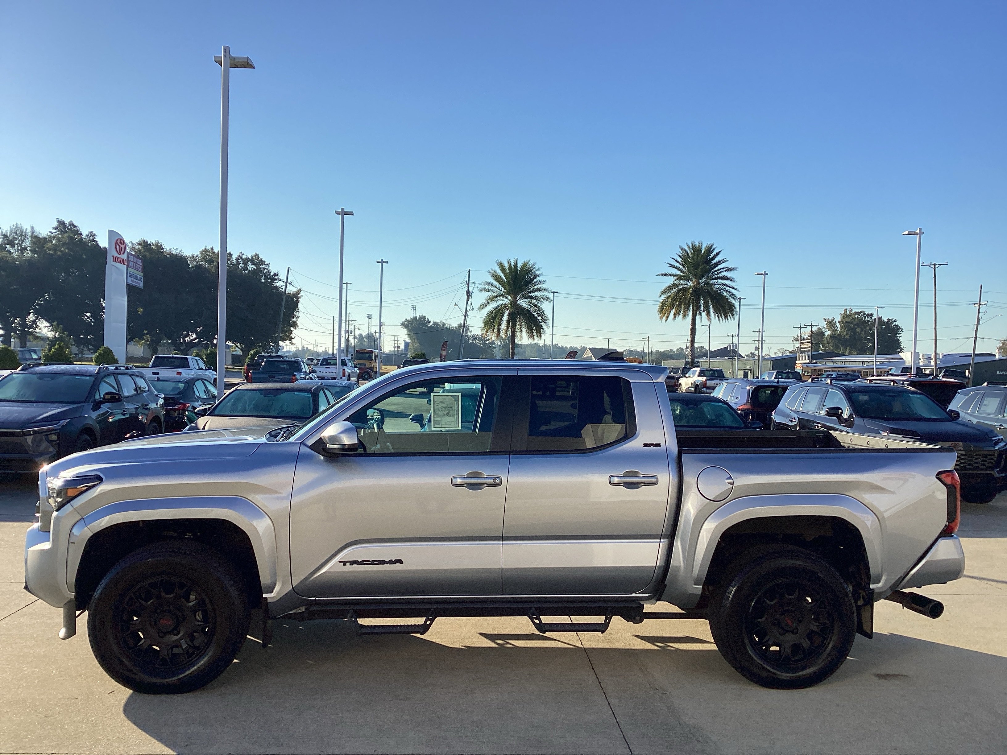 Used 2024 Toyota Tacoma SR5 RWD image 4
