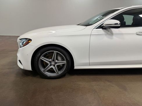 Used 2017 Mercedes-Benz E 300 4MATIC image 38
