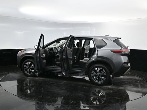 Used 2023 Nissan Rogue SV image 36
