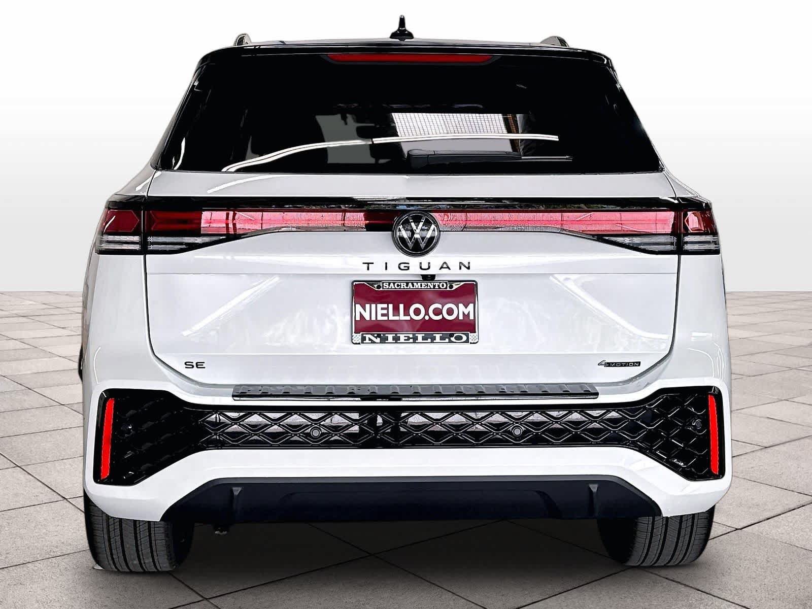 New 2026 Volkswagen Tiguan SE R-Line AWD/4WD image 4