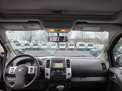 Used 2015 Nissan Frontier PRO-4X w/ Pro-4x Luxury Package image 12