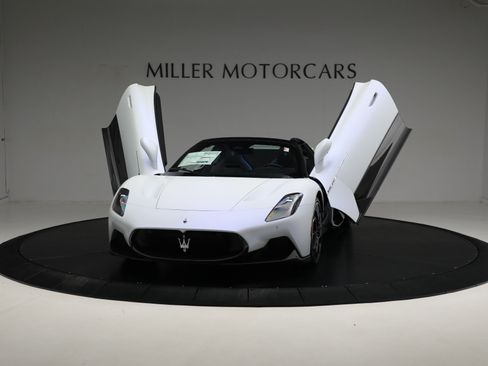 Used 2023 Maserati MC20 Spyder RWD image 27