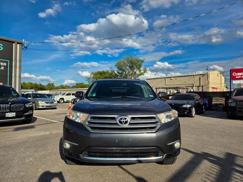 Used 2013 Toyota Highlander Limited image 2