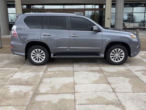 Used 2016 Lexus GX 460 w/ Premium Package AWD/4WD image 8