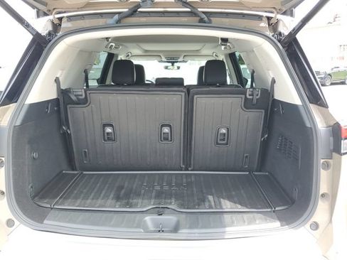 Used 2024 Nissan Pathfinder Platinum w/ Cargo Package AWD/4WD image 9