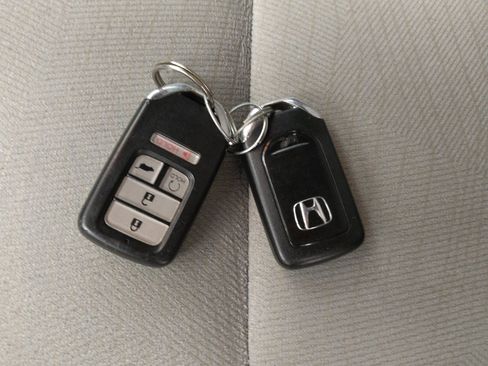 Used 2018 Honda Pilot EX image 32