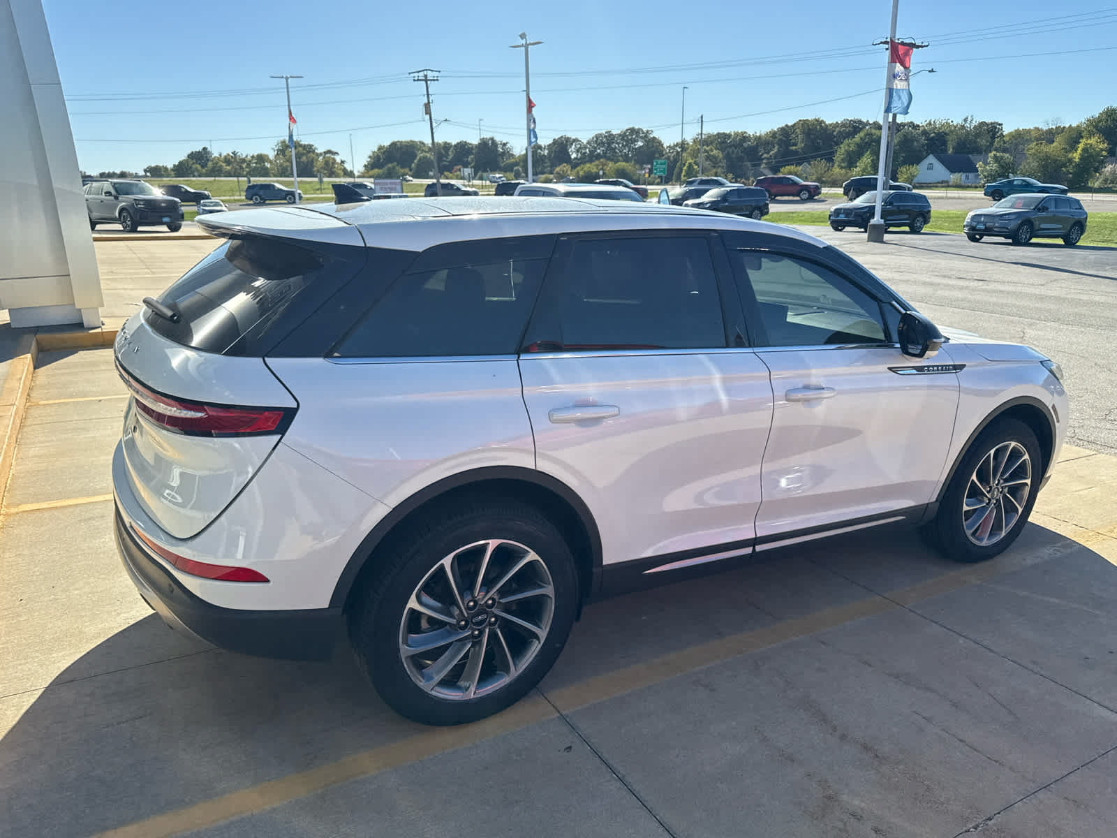 Used 2023 Lincoln Corsair AWD w/ Equipment Group 101A image 7