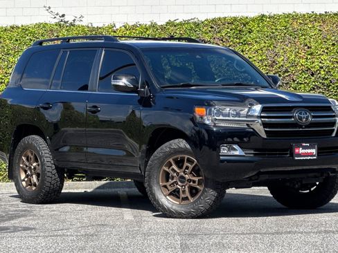 Used 2020 Toyota Land Cruiser Heritage Edition AWD/4WD image 2