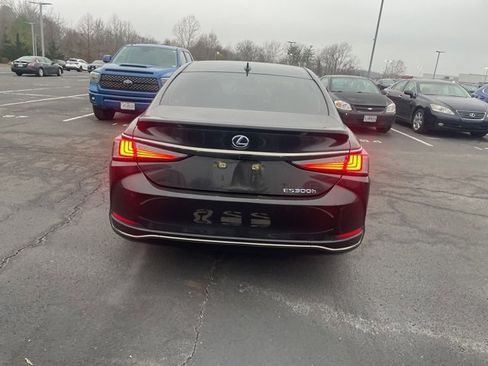 Used 2022 Lexus ES 300h F Sport image 4