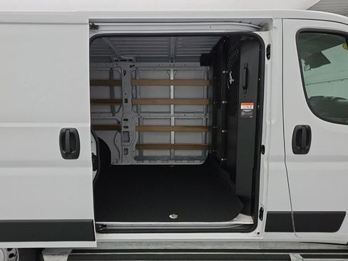 Used 2025 RAM ProMaster 2500 w/ U-Haul Equipment Group FWD image 39