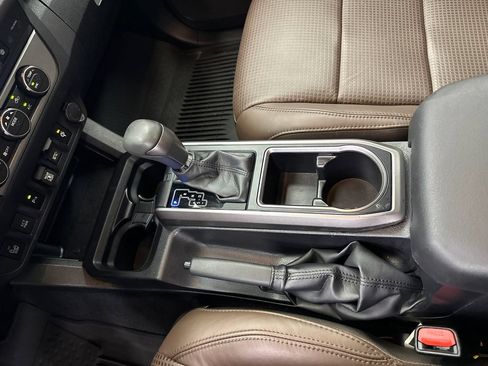 Used 2022 Toyota Tacoma Limited RWD image 31