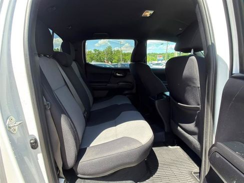 Used 2020 Toyota Tacoma TRD Sport w/ Technology Package AWD/4WD image 19