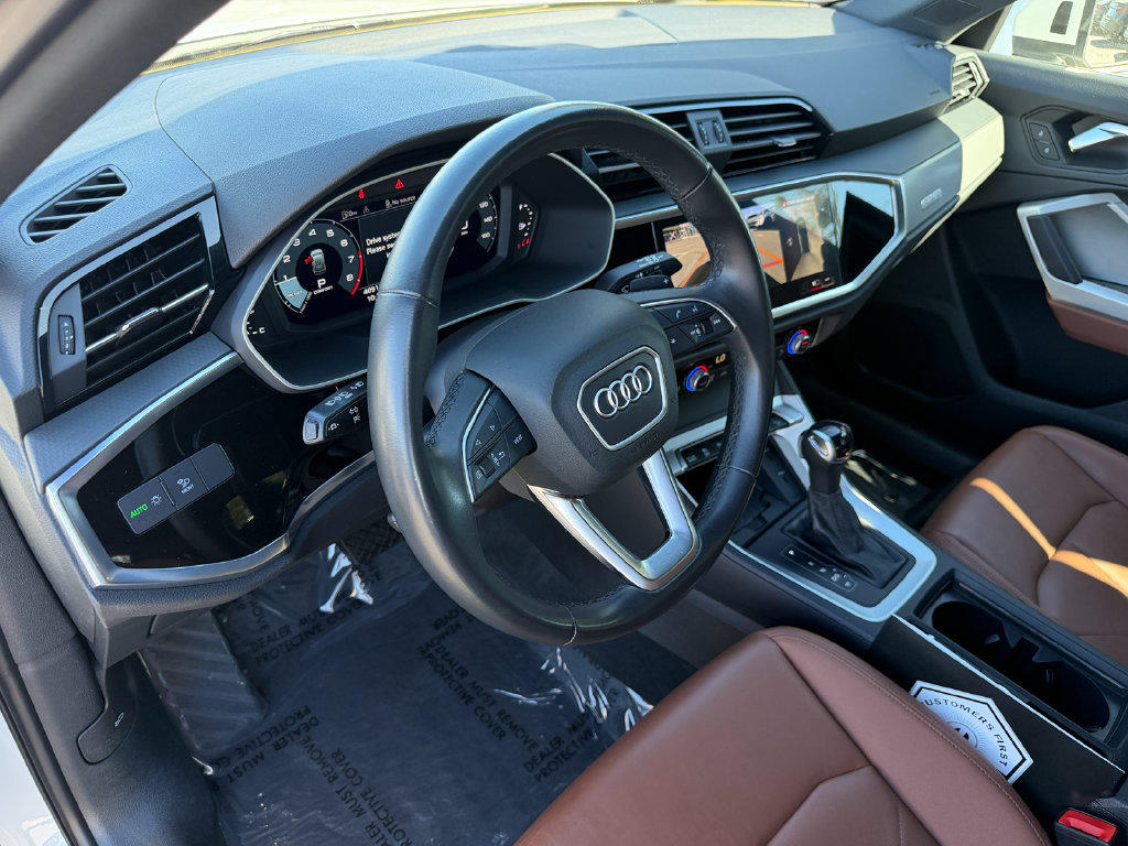 Used 2023 Audi Q3 2.0T Premium Plus w/ Premium Plus Package AWD/4WD image 12