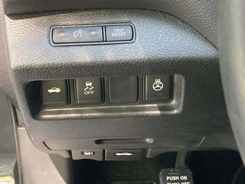 Used 2016 Nissan Altima 3.5 SL w/ 3.5 Technology Package FWD image 19