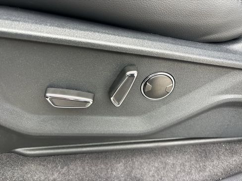 New 2025 Ford F150 Lariat w/ Equipment Group 502A High image 19