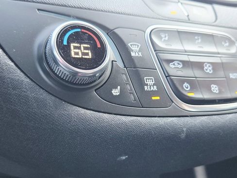 Used 2022 Chevrolet Malibu LT image 28