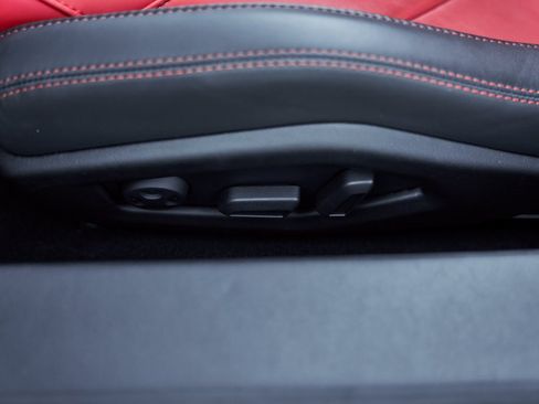 Used 2024 Lamborghini Huracan EVO image 35