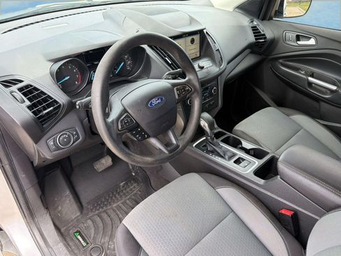 Used 2019 Ford Escape SE FWD image 4