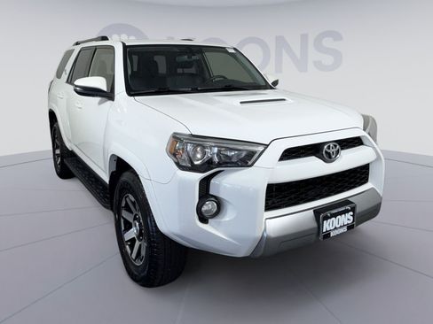 Used 2019 Toyota 4Runner TRD Off-Road Premium AWD/4WD image 10