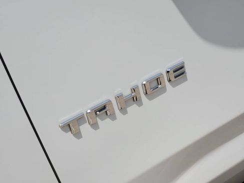 Used 2023 Chevrolet Tahoe Premier RWD image 12