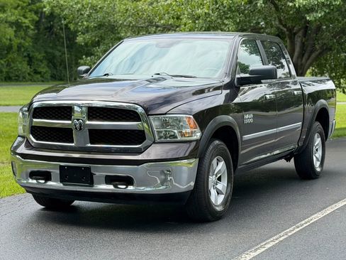 Used 2017 RAM 1500 Classic SLT w/ Luxury Group AWD/4WD image 1