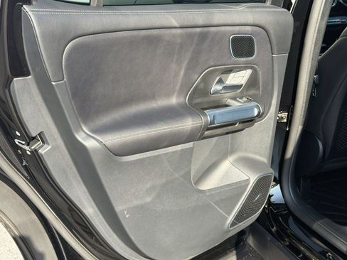 Used 2023 Mercedes-Benz GLB 35 AMG 4MATIC image 30
