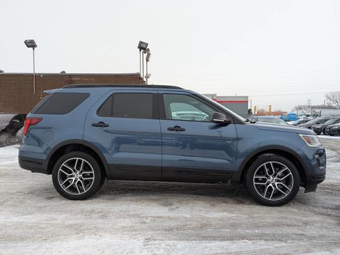 Used 2019 Ford Explorer Sport image 3