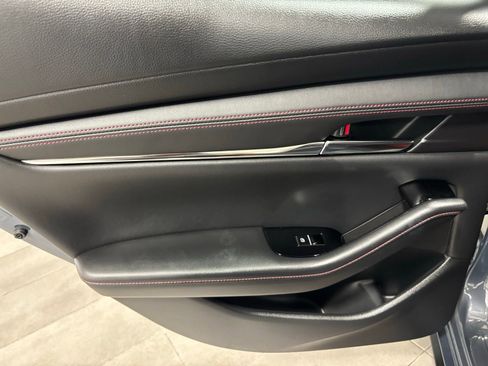 Certified 2025 MAZDA MAZDA3 Carbon image 17
