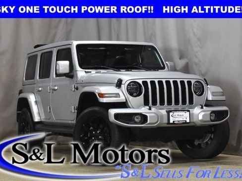 Used 2022 Jeep Wrangler Unlimited Sahara AWD/4WD image 1