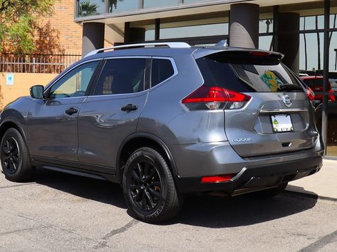 Used 2018 Nissan Rogue SV AWD/4WD image 9