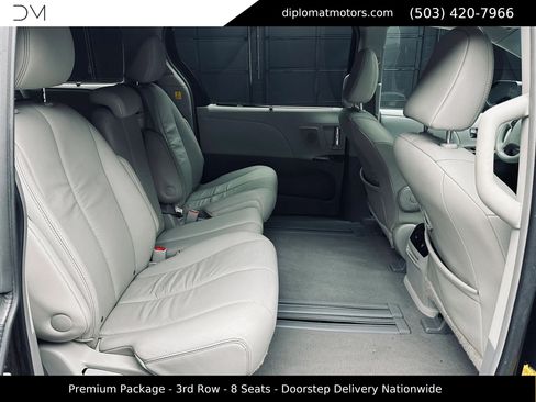 Used 2011 Toyota Sienna XLE w/ Premium Pkg FWD image 21