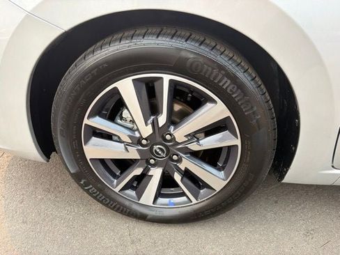Used 2023 Nissan Versa SV FWD image 32