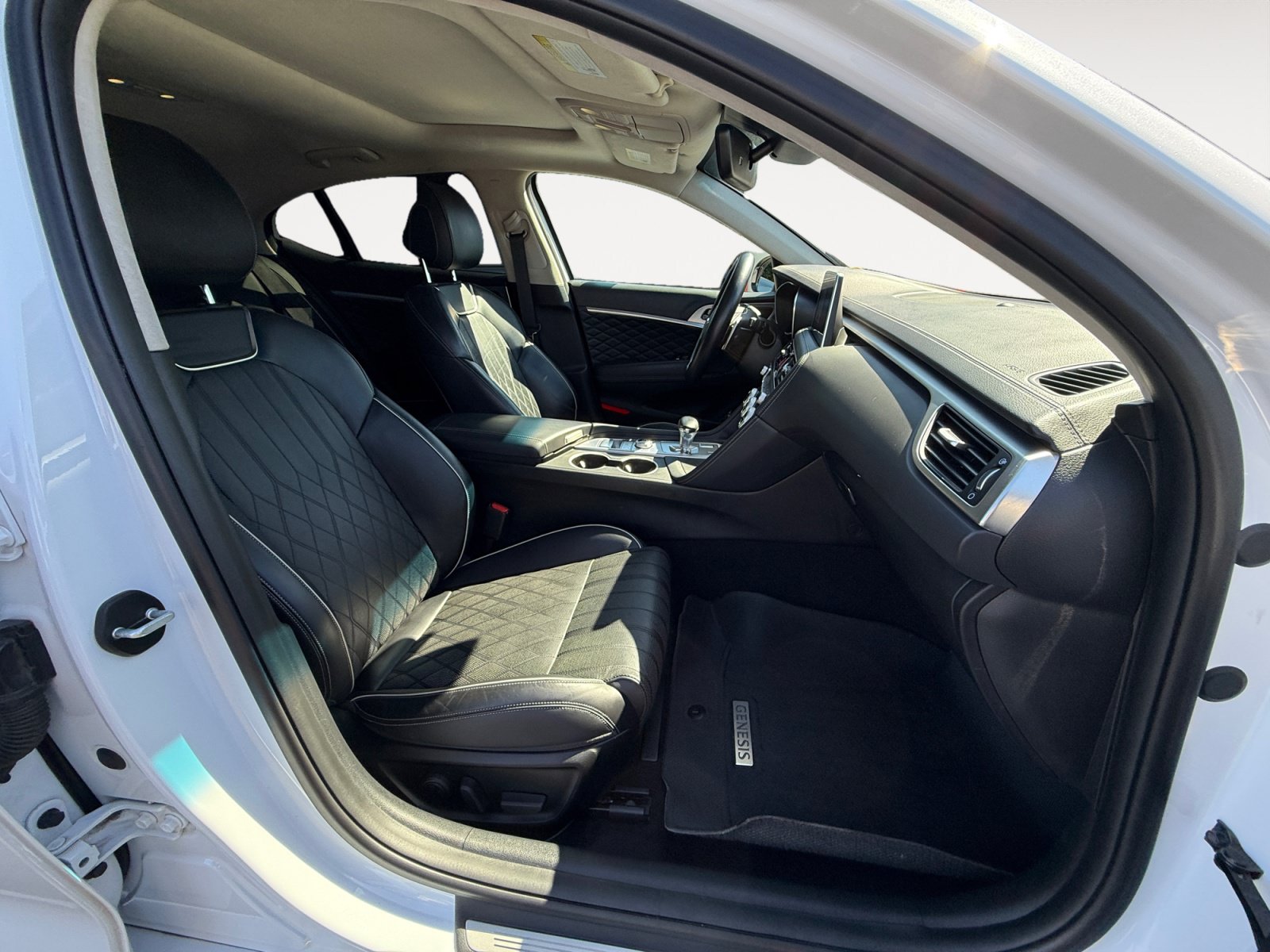 Used 2019 Genesis G70 2.0T Advanced w/ Dynamic Package AWD/4WD image 19
