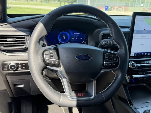 Used 2023 Ford Explorer ST w/ Equipment Group 401A AWD/4WD image 33